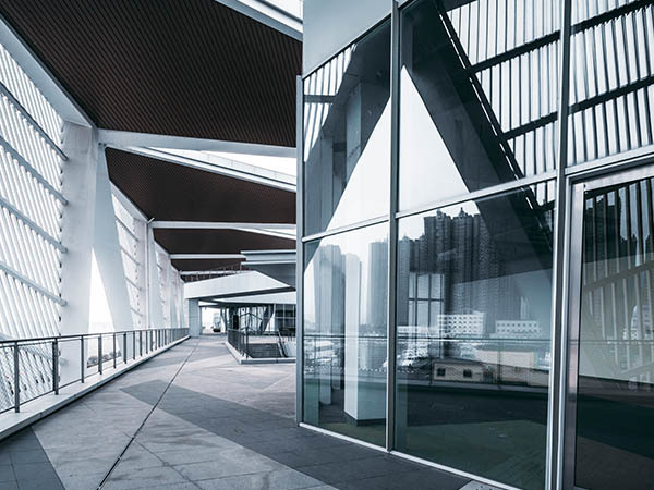 白(bái)玻璃和(hé)超白(bái)玻璃區(qū)别